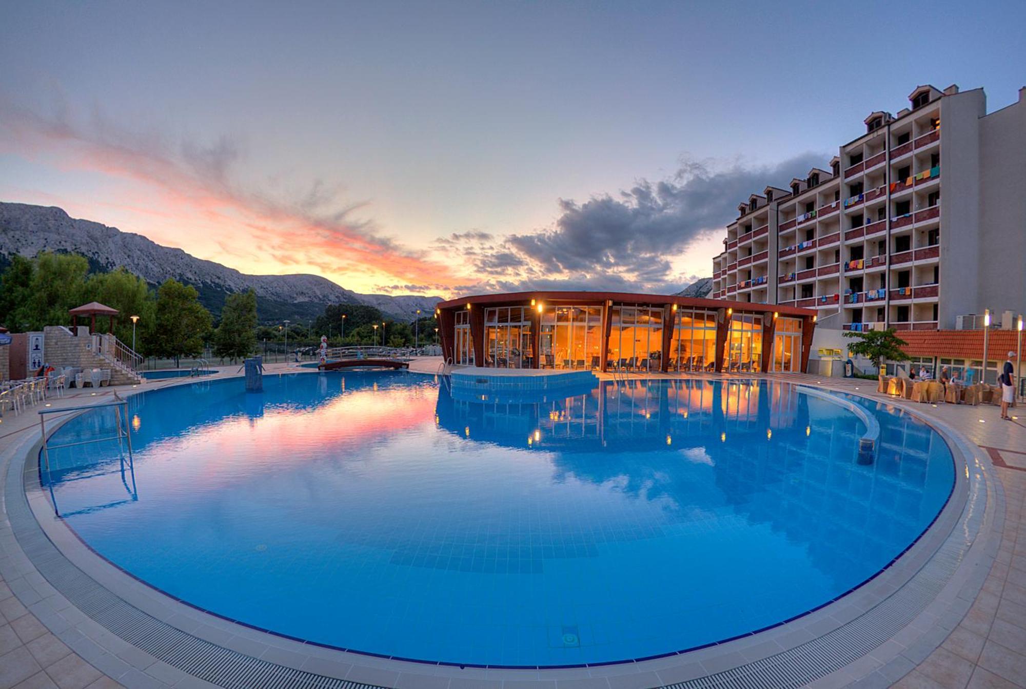 Sunny Baska Hotel By Valamar, Ex Corinthia ภายนอก รูปภาพ
