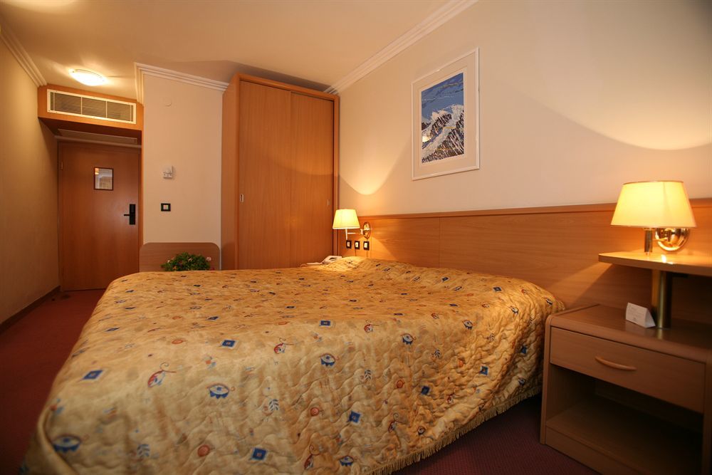 Sunny Baska Hotel By Valamar, Ex Corinthia ภายนอก รูปภาพ