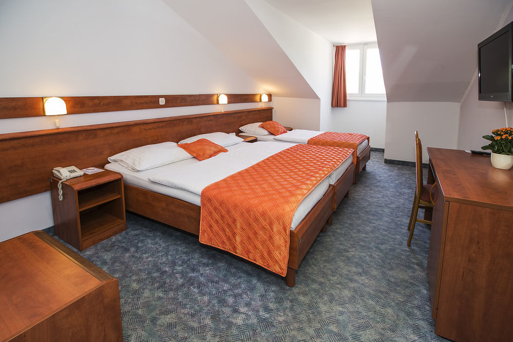 Sunny Baska Hotel By Valamar, Ex Corinthia ภายนอก รูปภาพ