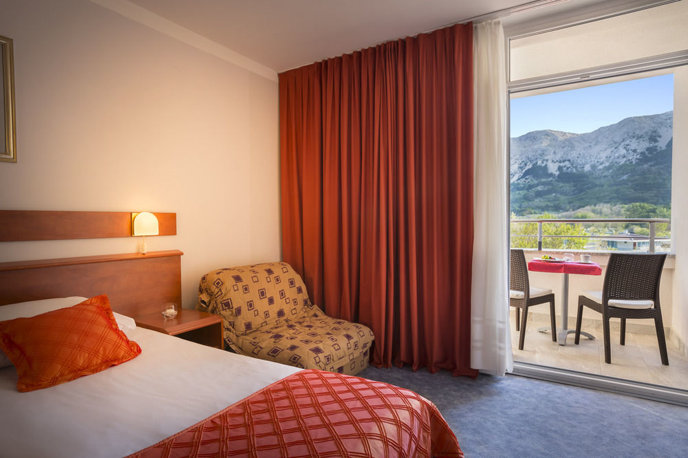Sunny Baska Hotel By Valamar, Ex Corinthia ภายนอก รูปภาพ