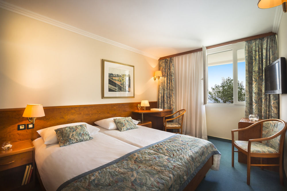 Sunny Baska Hotel By Valamar, Ex Corinthia ภายนอก รูปภาพ